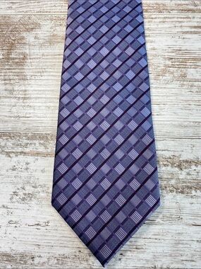 Van Heusen Purple Plaid Tie Mens 58x3.75 Lavender Check Necktie Wide Polyester